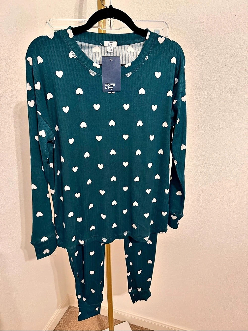 Crown & Ivy Heart Drop Pajama Set Women'Small Heart Print Pajamas Small NWT